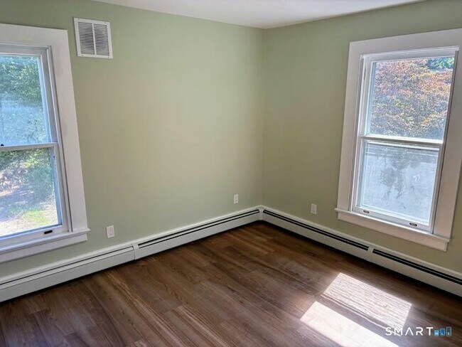 Building Photo - 61 Main St