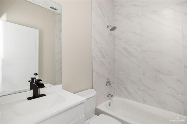 Building Photo - 16 Swallow Ave