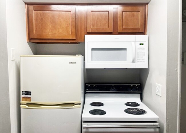 Unit #103 Kitchen - Clifton Woods