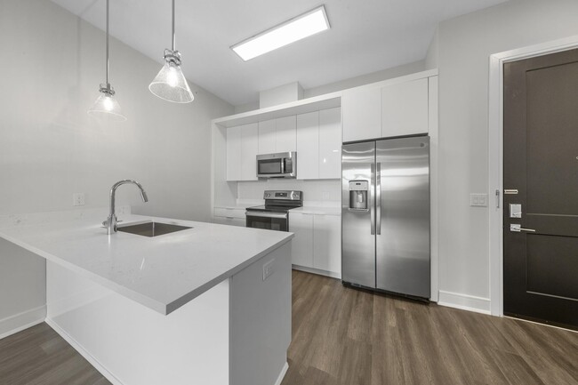 Building Photo - 121 34th St