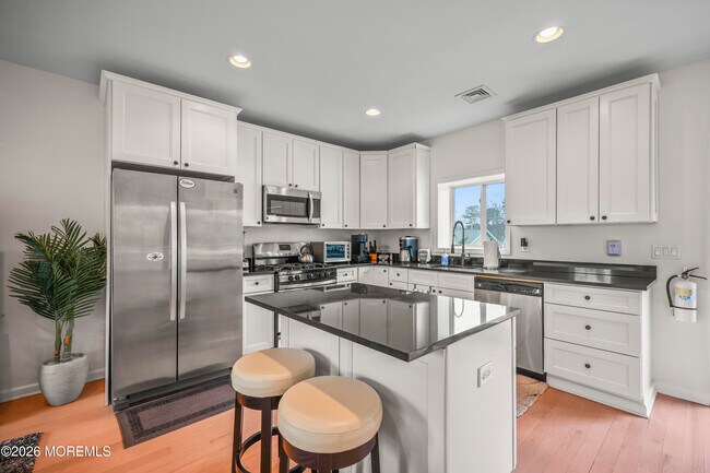 Building Photo - 5 Cortland Rd