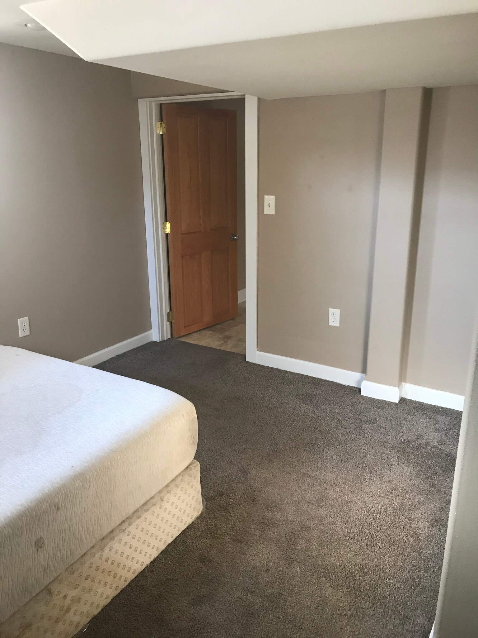 Bedroom - 128 W Chestnut St