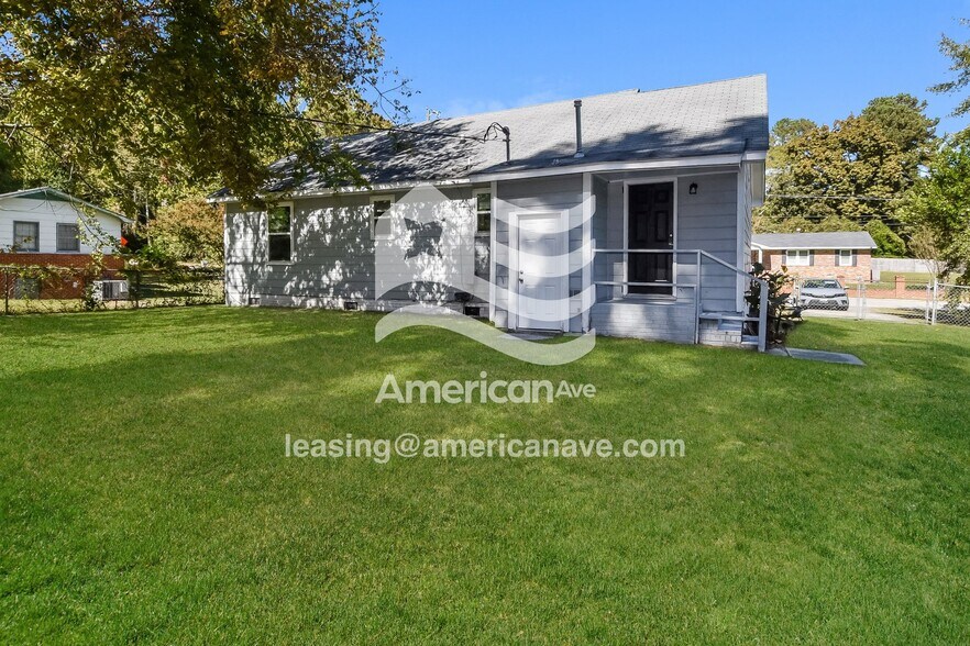 Building Photo - 7352 Pinedale Dr