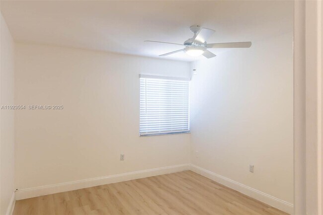 Building Photo - 7028 SW 106th Pl