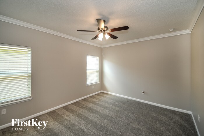 Building Photo - 10143 Dogwood Creek Dr