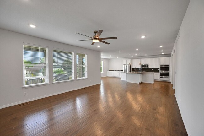 Building Photo - Modern 5BR House in Parker
