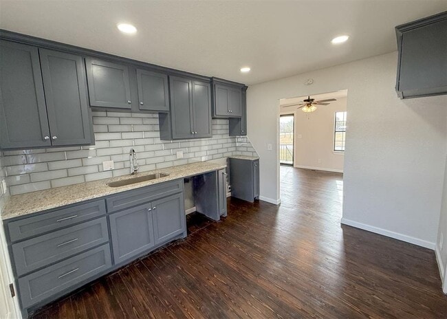 Building Photo - 203 W Dale St