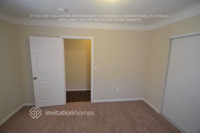 Building Photo - 827 E Colden Ave