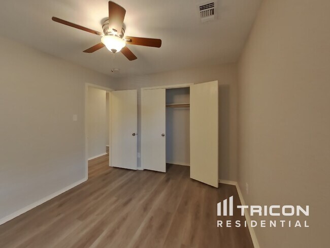 Building Photo - 9760 Stoney Bridge Rd