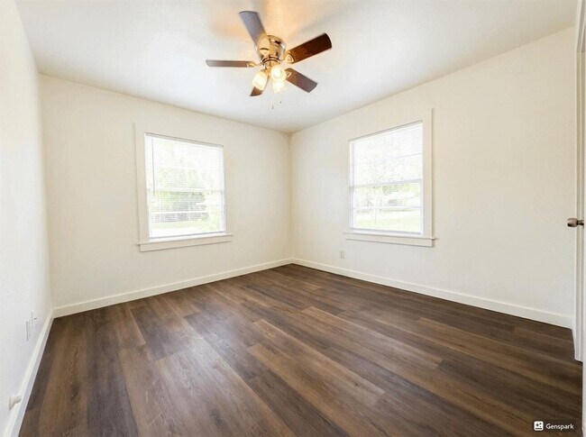 Building Photo - 501 Sacramento Dr