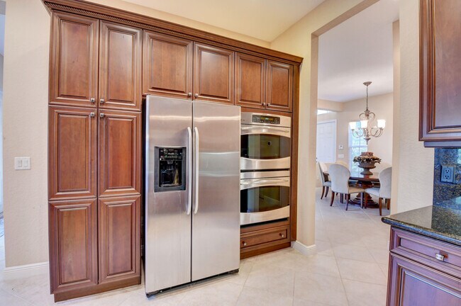 Building Photo - 8891 Starhaven Cove