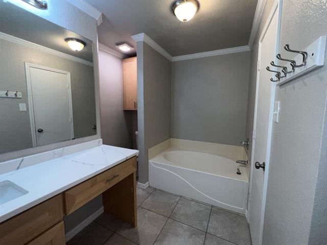 Building Photo - 5728 Shady Springs Trail