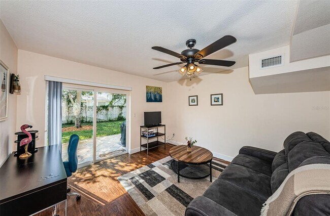 Building Photo - 13556 Bellewood Ave