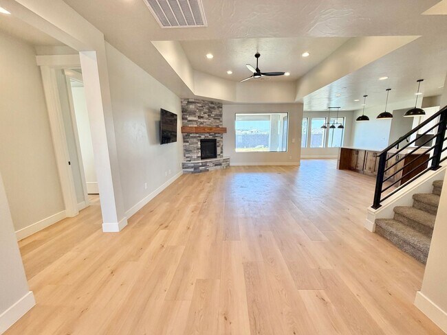 Building Photo - 3134 Blue Heron Dr