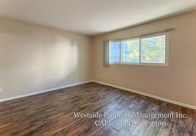 Building Photo - 425 E Tamarack Ave