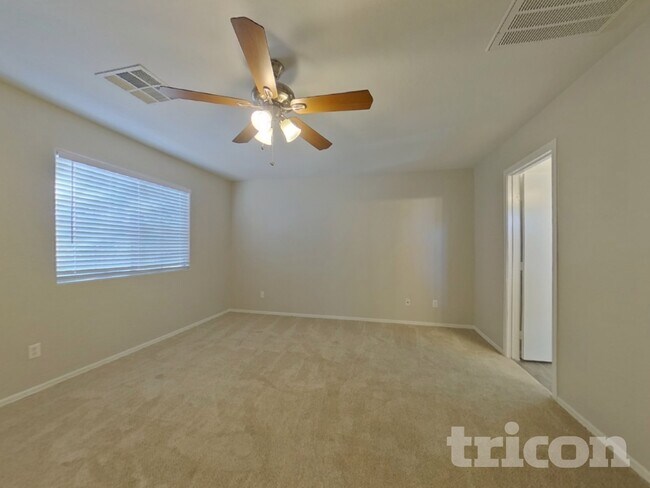 Building Photo - 2098 E Haflinger Way