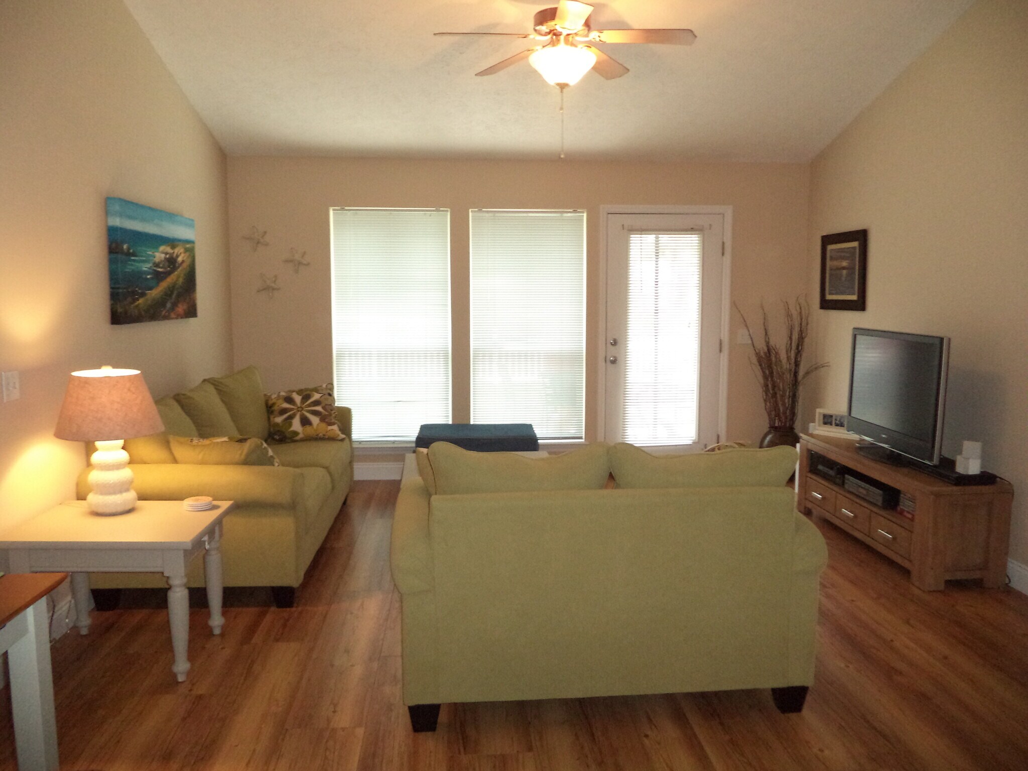 Building Photo - 208 Tennessee Dr