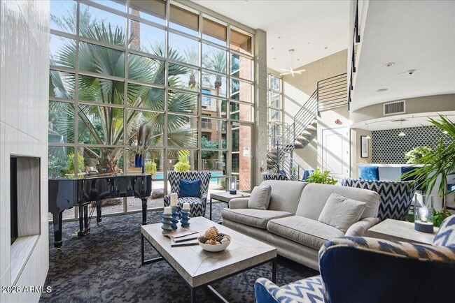 Building Photo - 1701 E Colter St