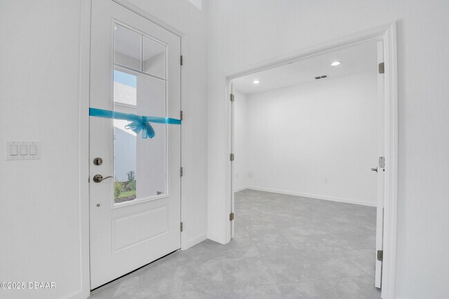 Building Photo - 215 Summertime Pl