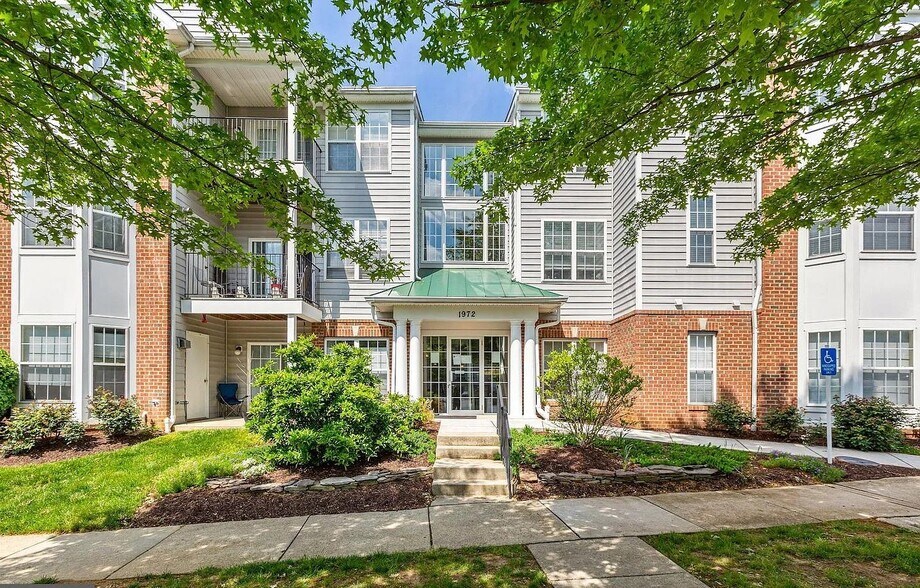 Building Photo - 1972 Scotts Crossing Way