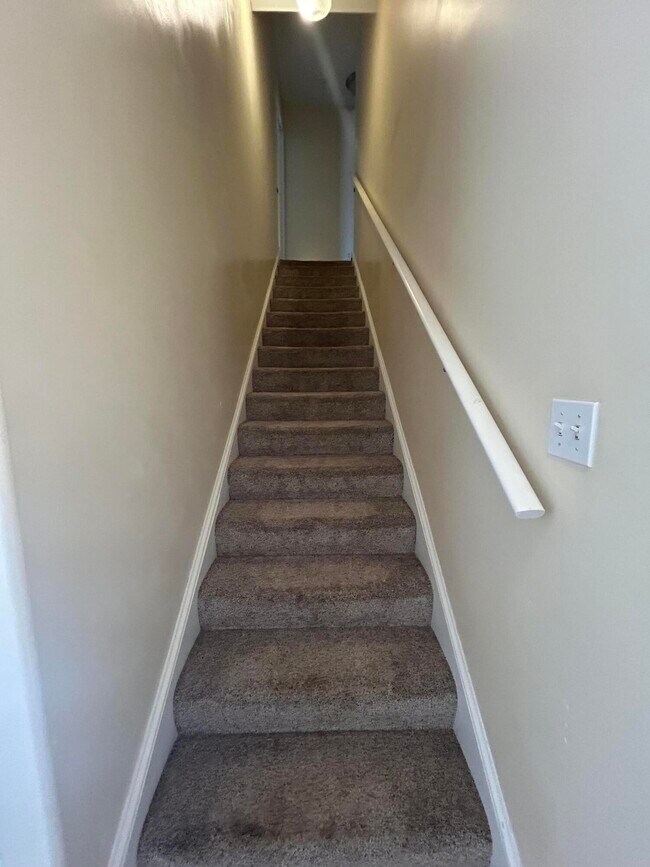 Building Photo - 70 Cypress Ln