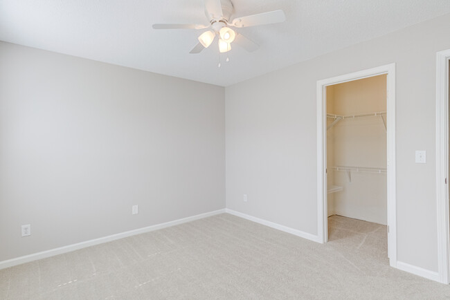 Building Photo - 2112 Echo Glen Ln