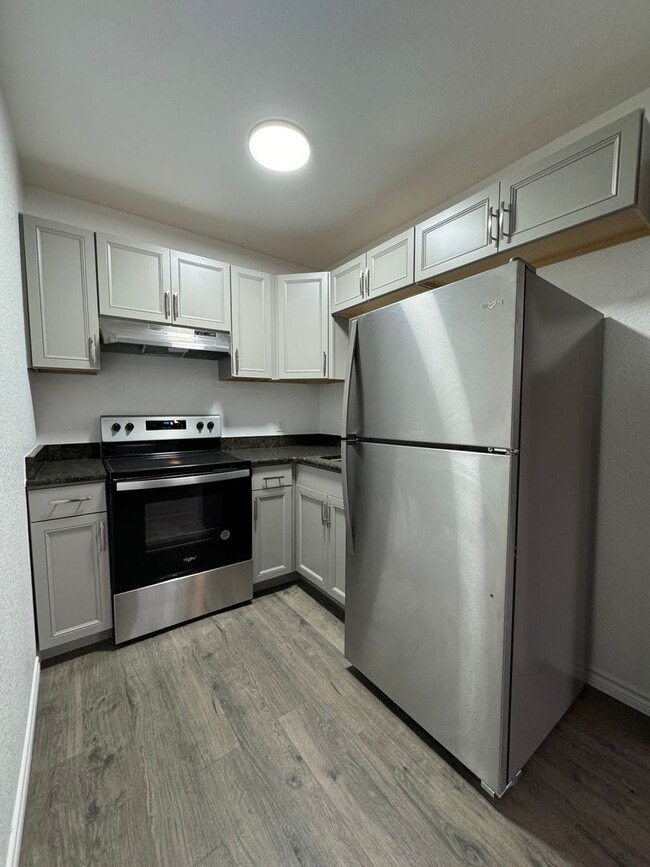Building Photo - $895 AND BY FORT HOOD!!!  WATER & TRASH IN...