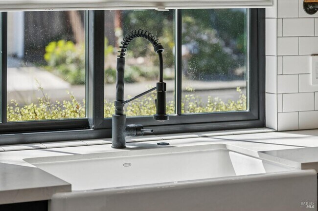 Building Photo - 1810 Quail Ct