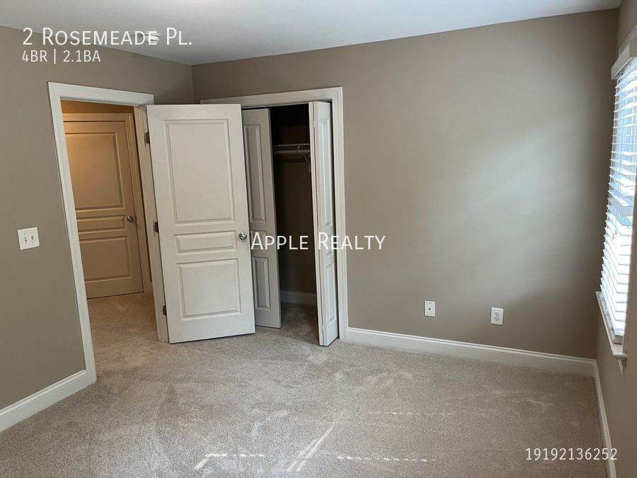 Building Photo - 2 Rosemeade Pl