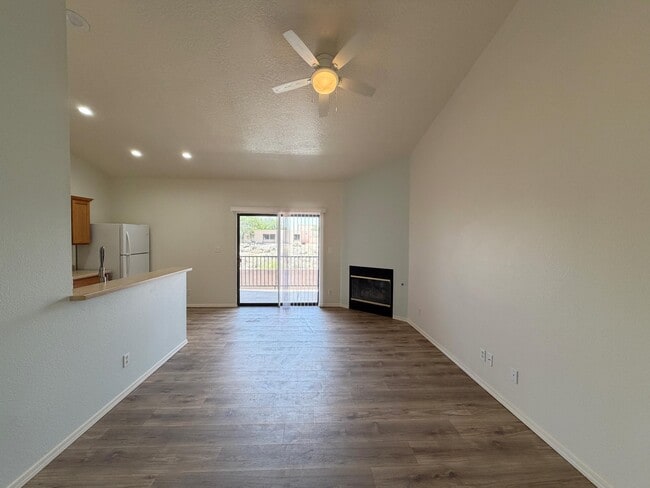Building Photo - 1105 Meadowlark Way SE