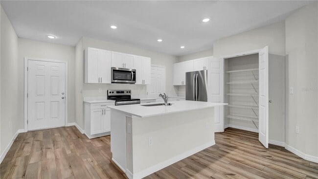 Building Photo - 4321 HILLOCK Blvd