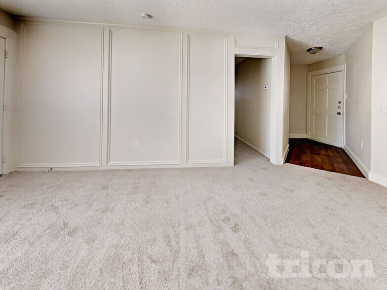 Building Photo - 24019 Lone Elm Dr