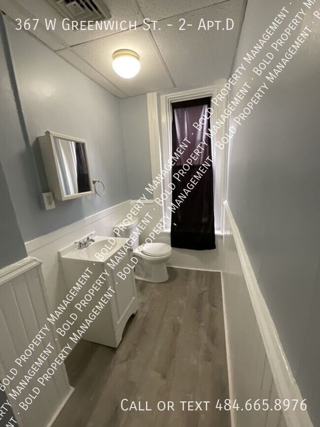 Building Photo - 367 W Greenwich St