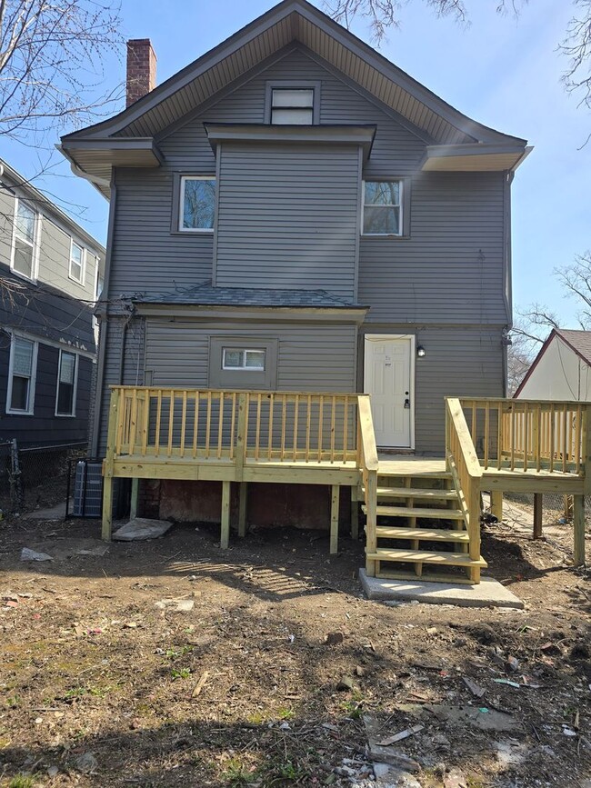 Building Photo - Rent ready renovated House