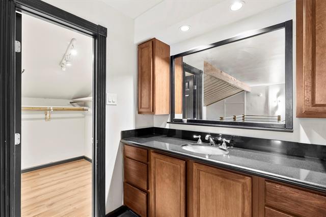 Building Photo - 3103 Wycliff Ave