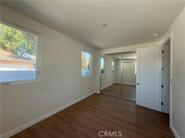 Building Photo - 20953 Saticoy St