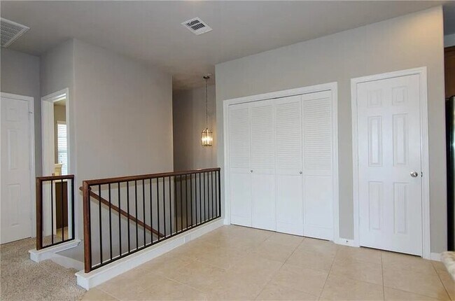 Building Photo - 3101 Davis Ln