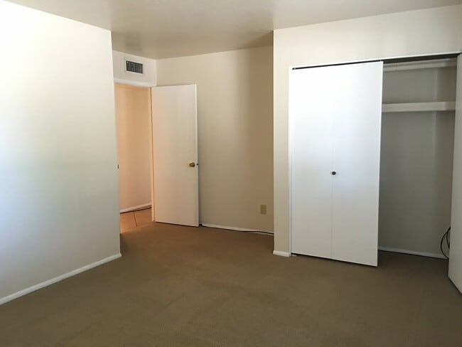 Building Photo - Tempe 3 Bed, 2 Bath - Pool and Single Story