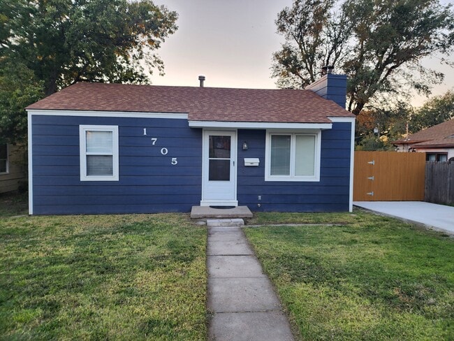 Primary Photo - 1705 Avenue G