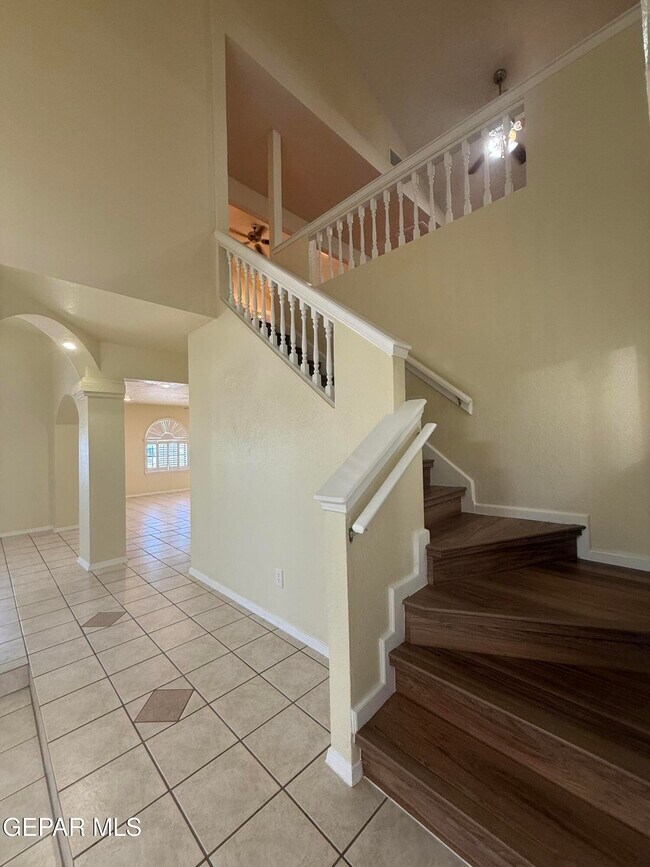 Building Photo - 12000 Ivory Gate Way