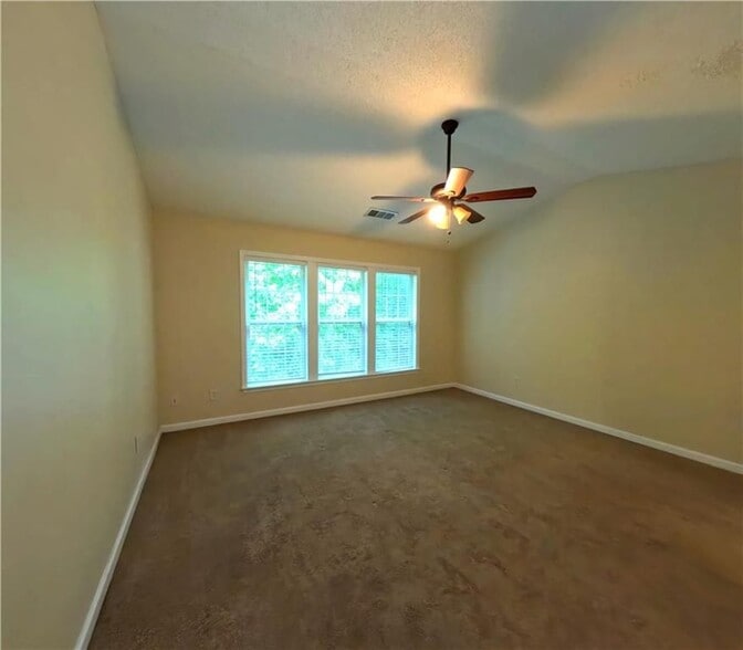 Building Photo - 4132 Royal Regency Cir