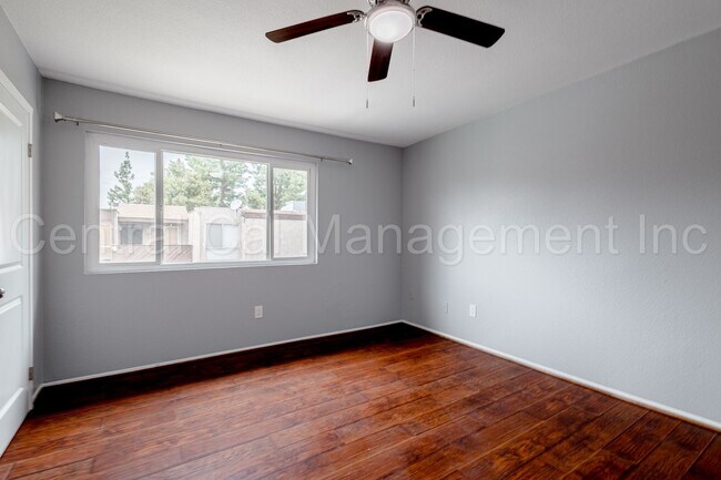 Building Photo - 2 Bedroom/1 Bath Condo in the Southwest - ...