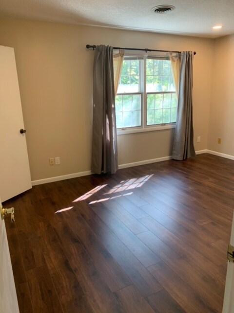 Building Photo - 5567 Crow Creek Rd
