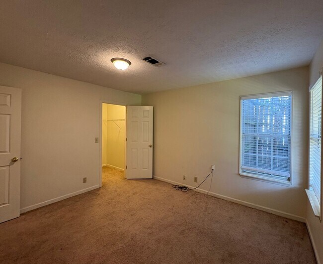 Building Photo - Single Family Home in Villages of Brentwood