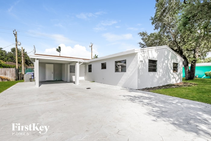 Building Photo - 2931 N 66th Ave