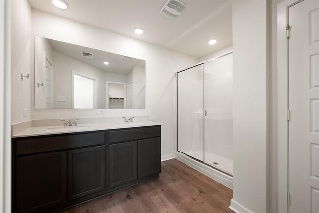 Building Photo - 109 Watch Hl