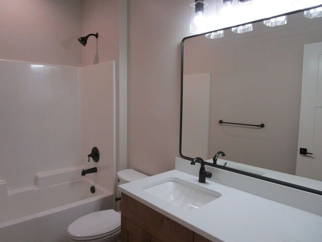 Building Photo - New Construction 4 Bedroom Home, 1 Block from Barnes Butte Elementary! - Available Soon!