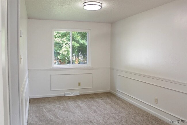 Building Photo - 116 Berehaven Dr