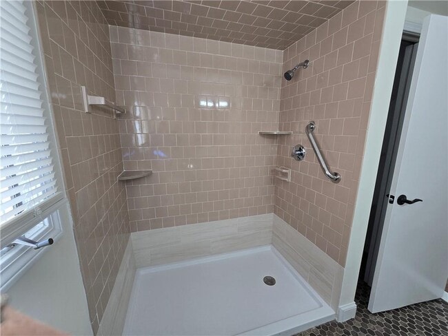 Building Photo - 96 Edgeworth Ave