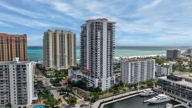 Building Photo - 100 S Birch Rd